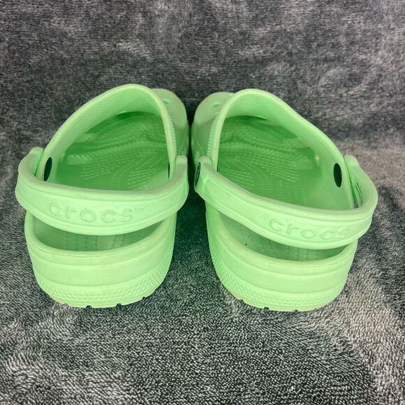 Crocs Classic Rubber Slip-On Comfort Clogs Unisex Mint - Women’s 6 - Picture 2 of 6